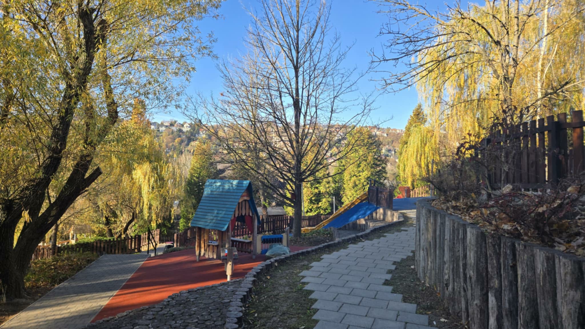 Kolozsvár utcai épület